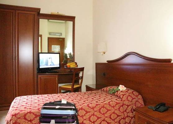 Hotel Mirage 1