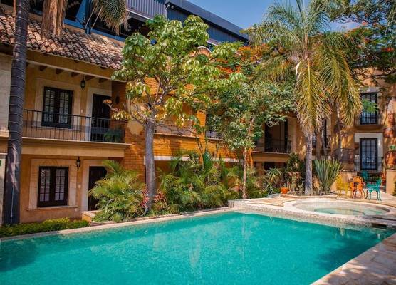 Casa de Adobe Gallery & Luxury Boutique 1