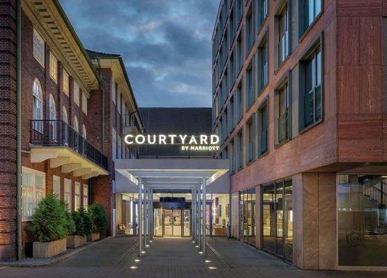 Courtyard by Marriott Bremen 1