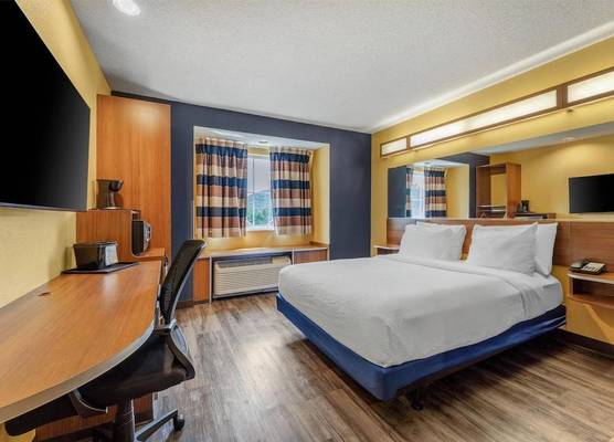 SureStay Plus Hotel by Best Western Keyser 1