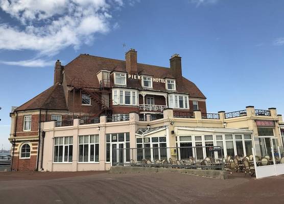 Pier Hotel 1
