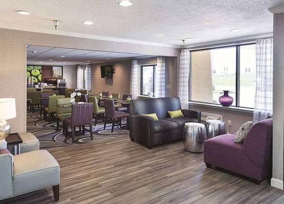 La Quinta by Wyndham Baton Rouge Siegen Lane 1