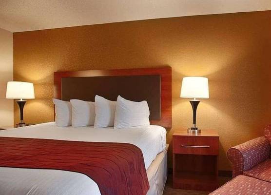 Days Inn by Wyndham Indiana Benjamin Franklin Highway 1