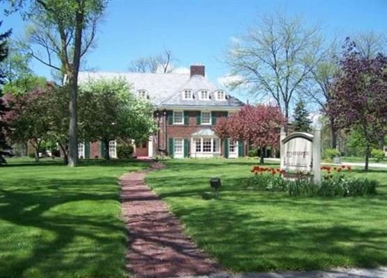 Montague Inn Bed & Breakfast 1