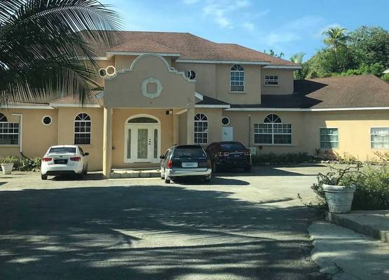 Pondbottom Apartment Hotel 1