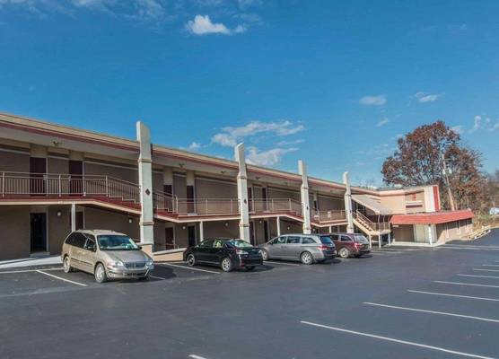 Econo Lodge Hermitage South 1