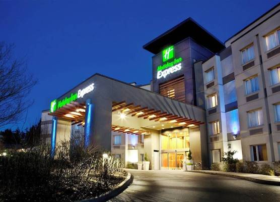 Holiday Inn Express & Suites LANGLEY by IHG 1