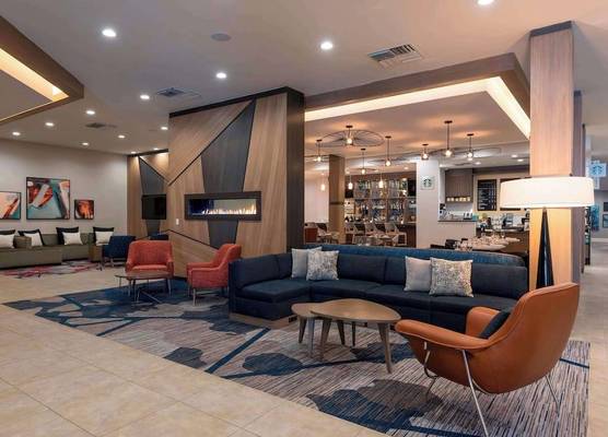 The Center Hotel Grand Rapids Airport 1