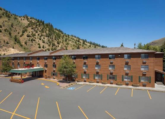Super 8 by Wyndham Jackson Hole 1