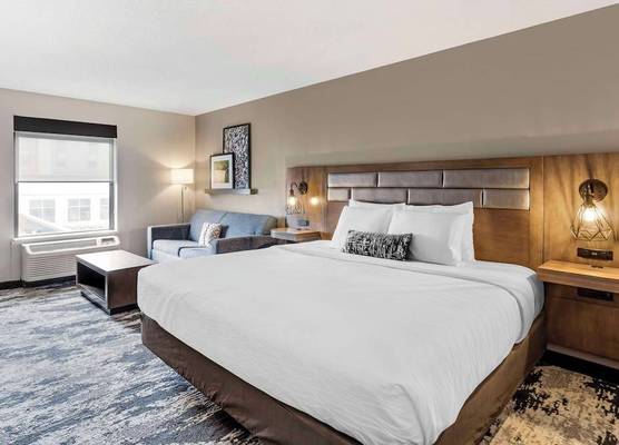 Best Western Plus Bourbonnais Hotel & Suites 1
