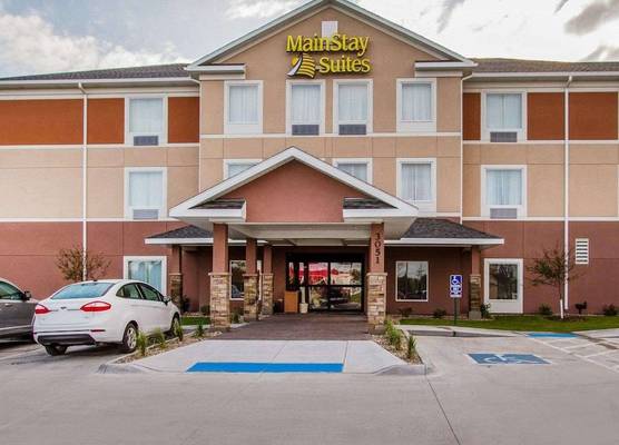 MainStay Suites Grand Island 1