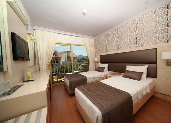 Grand Hotel Faros 1