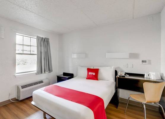 OYO Hotel Houston Katy Freeway 1