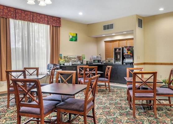 Quality Inn & Suites Near Amish Country 1