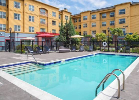 Residence Inn by Marriott Portland North 1