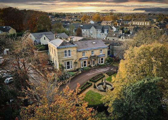 Manor House Lindley 1