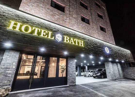 Hotel Bath 1