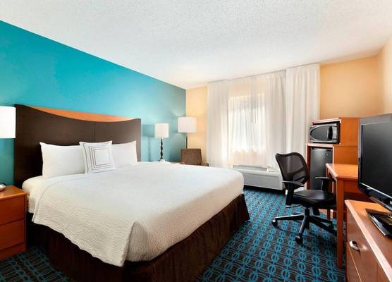 Fairfield Inn & Suites Midland 1