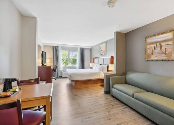 Saco Bay Hotel 1