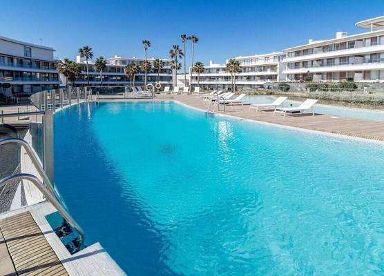 Te- Luxury Resort, Front Line Beach, Families Only 1