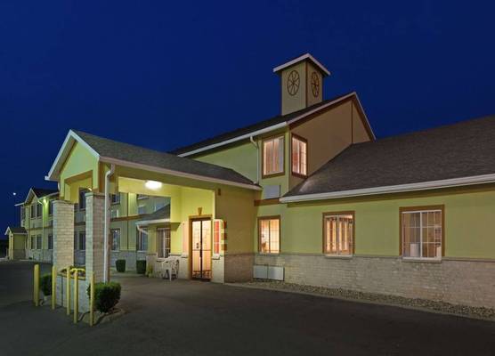 Days Inn by Wyndham Cameron 1