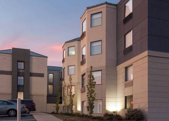 Holiday Inn Express & Suites NASHVILLE-I-40&I-24(SPENCE LN) by IHG 1