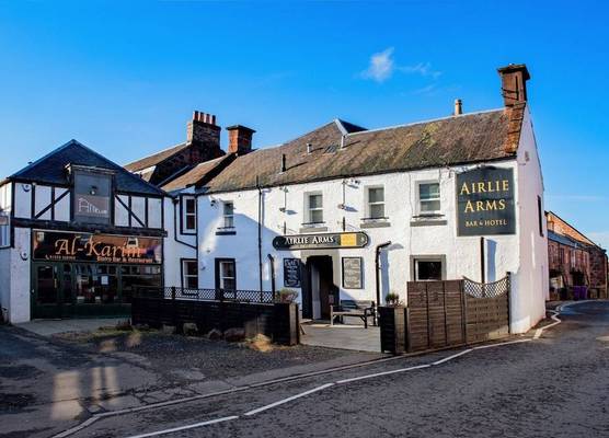 Airlie Arms Hotel 1