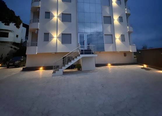 AL Hotel 1