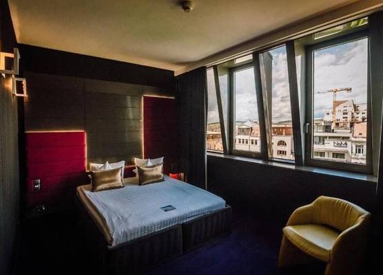 Plaza V Executive Hotel 1