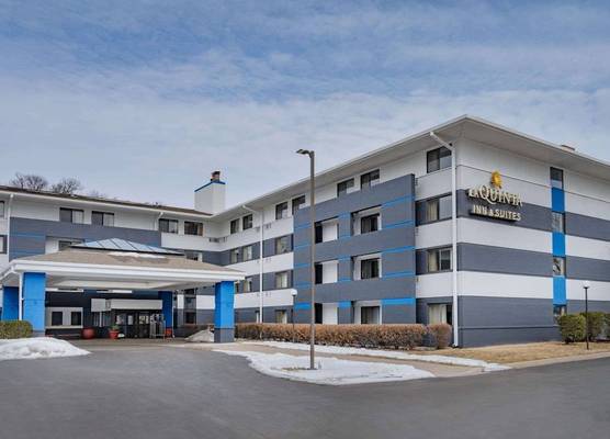 La Quinta by Wyndham Minneapolis-Minnetonka 1