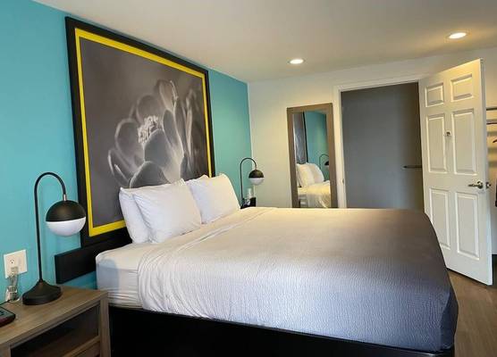 Super 8 by Wyndham Wichita Falls 1