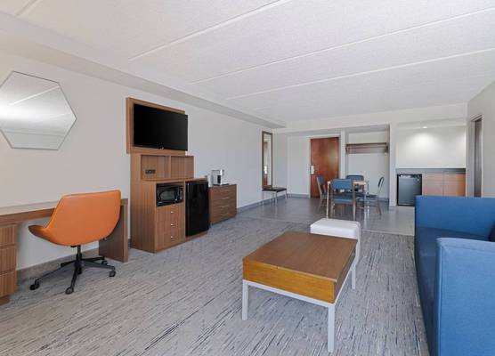 Holiday Inn Express & Suites AUGUSTA WEST - FORT GORDON by IHG 1