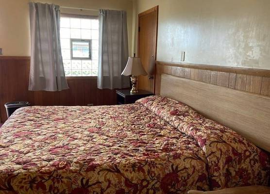 Highland Manor Motel 1