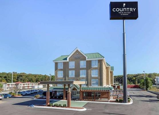 Country Inn & Suites by Radisson, Lumberton, NC 1