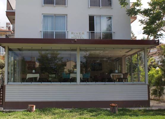 River Hotel 1
