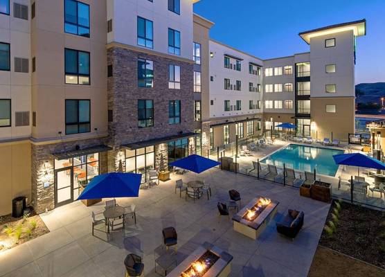 Holiday Inn Express & Suites VALENCIA - SANTA CLARITA by IHG 1