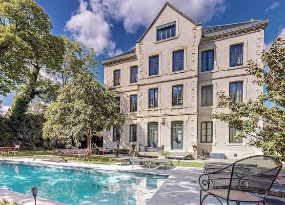 Demeure Saint Louis Historic manor, air-conditioned, free private parking, City 700m, WIFI, view 1