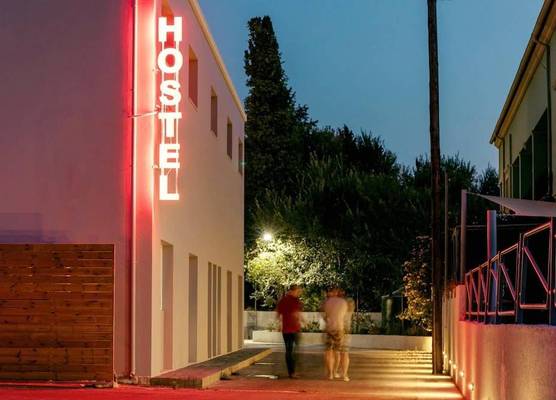 Local Hostel & Suites 1