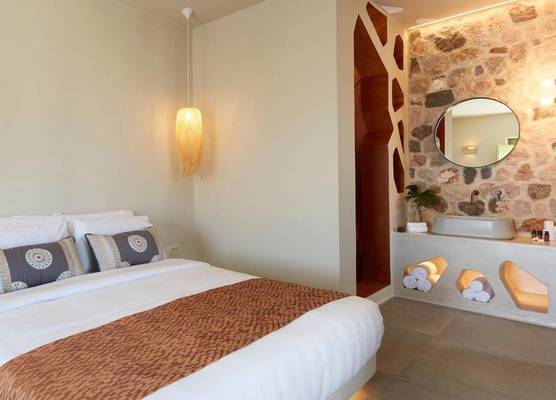 Aeon Suites - Adults Only by Mr and Mrs White 1