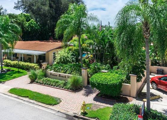 Tropical Villas Of Venice Beach 1