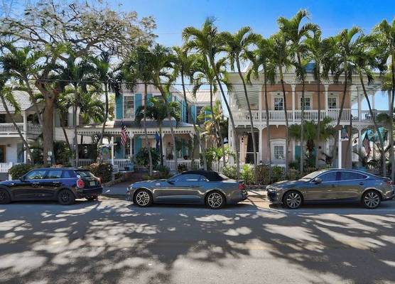 The Palms Hotel 1