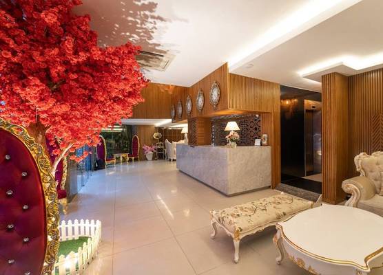 The White Hotel 8A Thai Van Lung 1