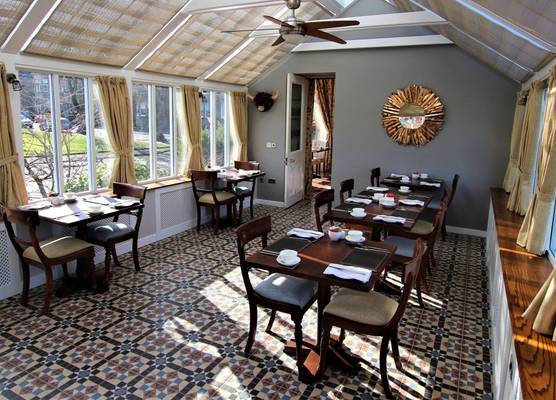 Victoria Square Guest House 1