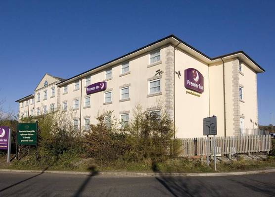 Premier Inn Bridgend Central 1