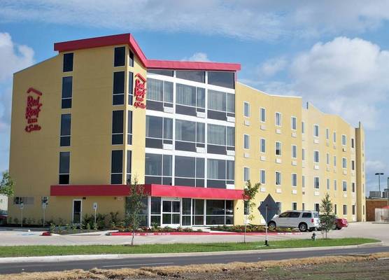 Red Roof Inn & Suites Beaumont 1