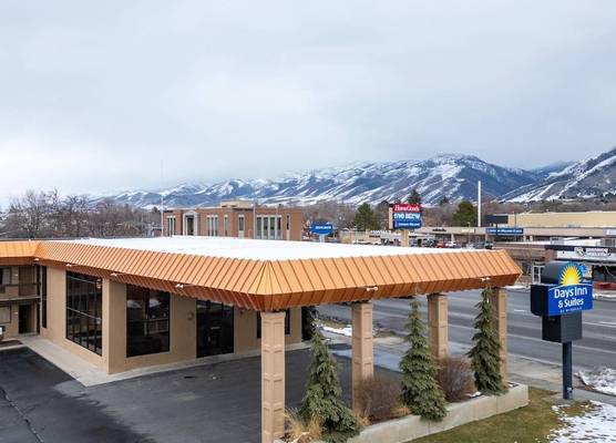 Days Inn & Suites by Wyndham Logan 1