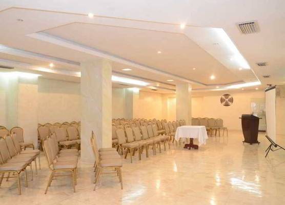 Hotel Intersuites 1