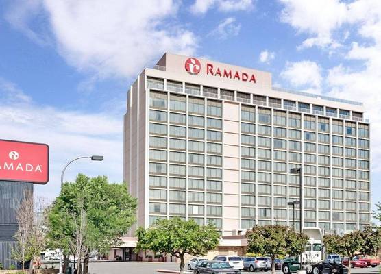 Ramada by Wyndham Reno Hotel & Casino 1