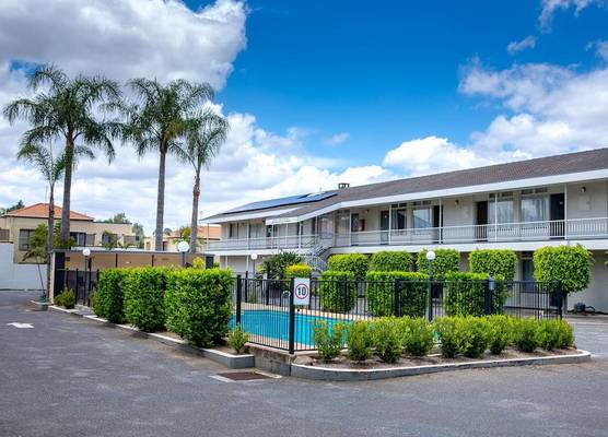 Park Motor Inn 1