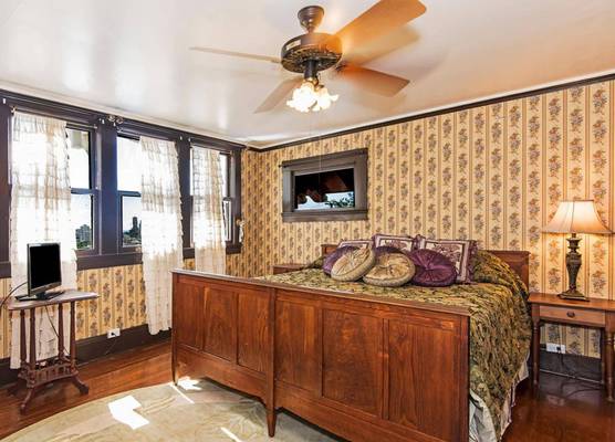 Manoa Valley Inn 1